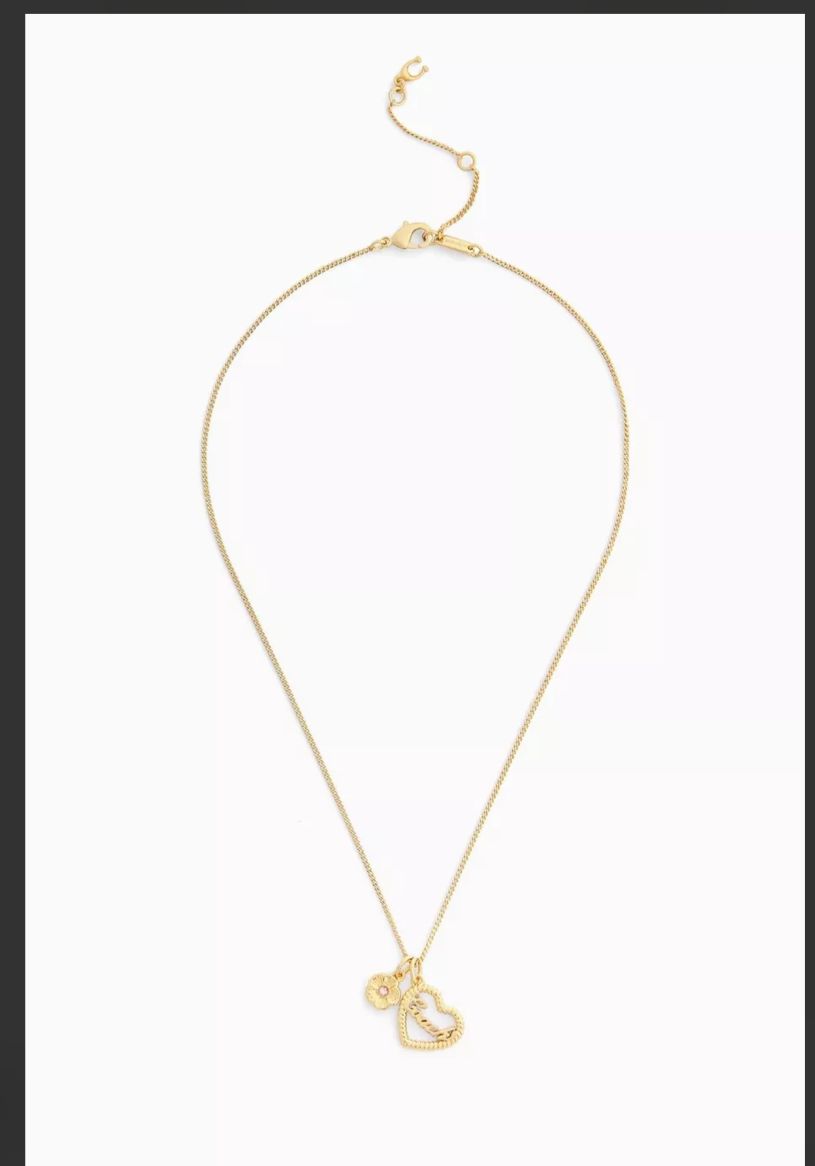 Royal gold heart pendant necklace front view